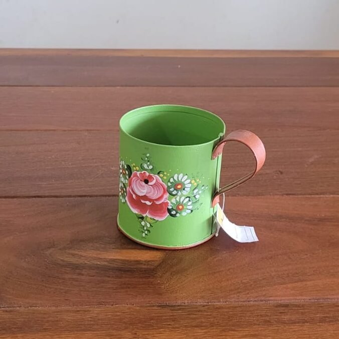 WhatsApp Image 2024-08-29 at 10.36.55(1) Caneca Decorativa de Metal Pintada à Mão - Verde - Imagem 1